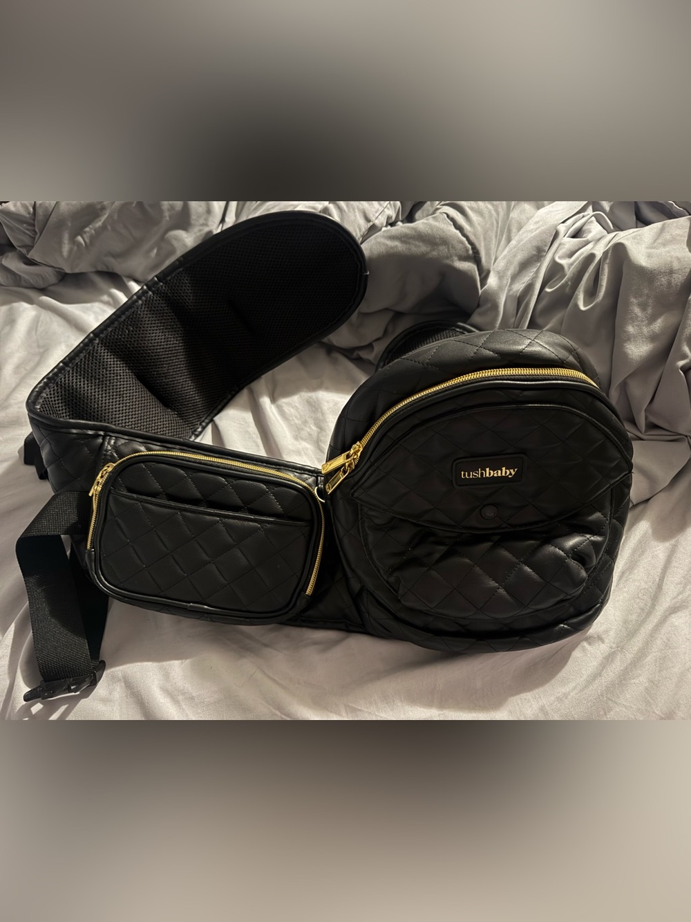 Tush baby hip carrier
